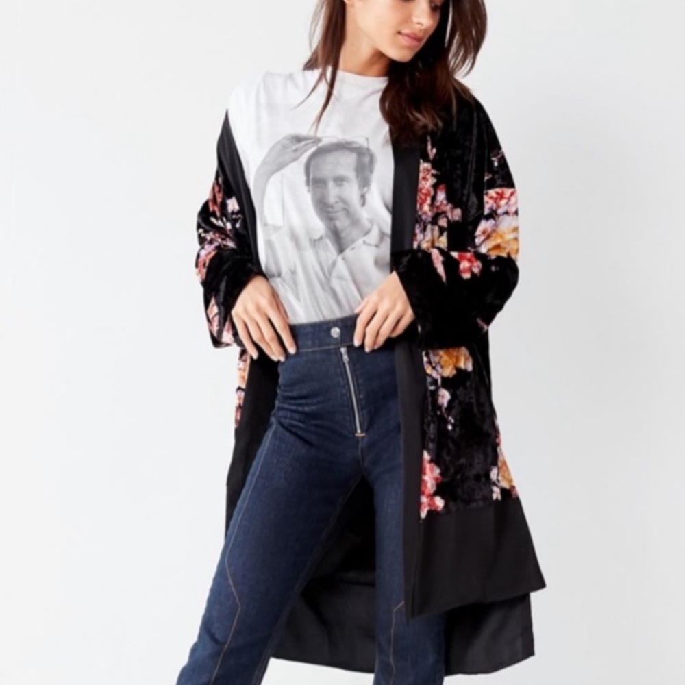 UO Urban Outfitters Out from Under crushed velvet floral kimono jacket M/L